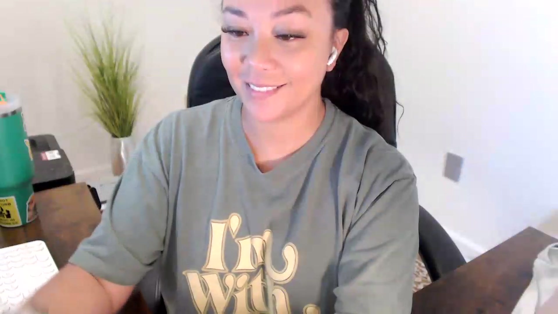 Gallery image thumbnail from MickaylaStar's myfreecams stream on, 07/03/2026, 17:32 image 15 of 20