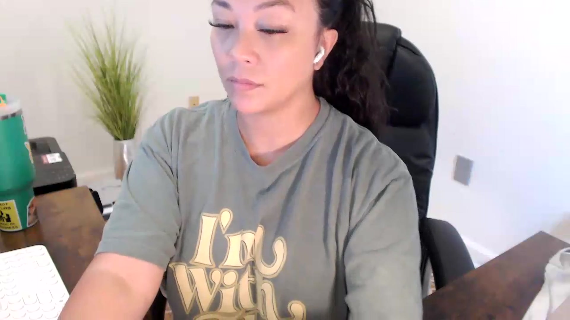 Gallery image thumbnail from MickaylaStar's myfreecams stream on, 07/03/2026, 17:32 image 12 of 20