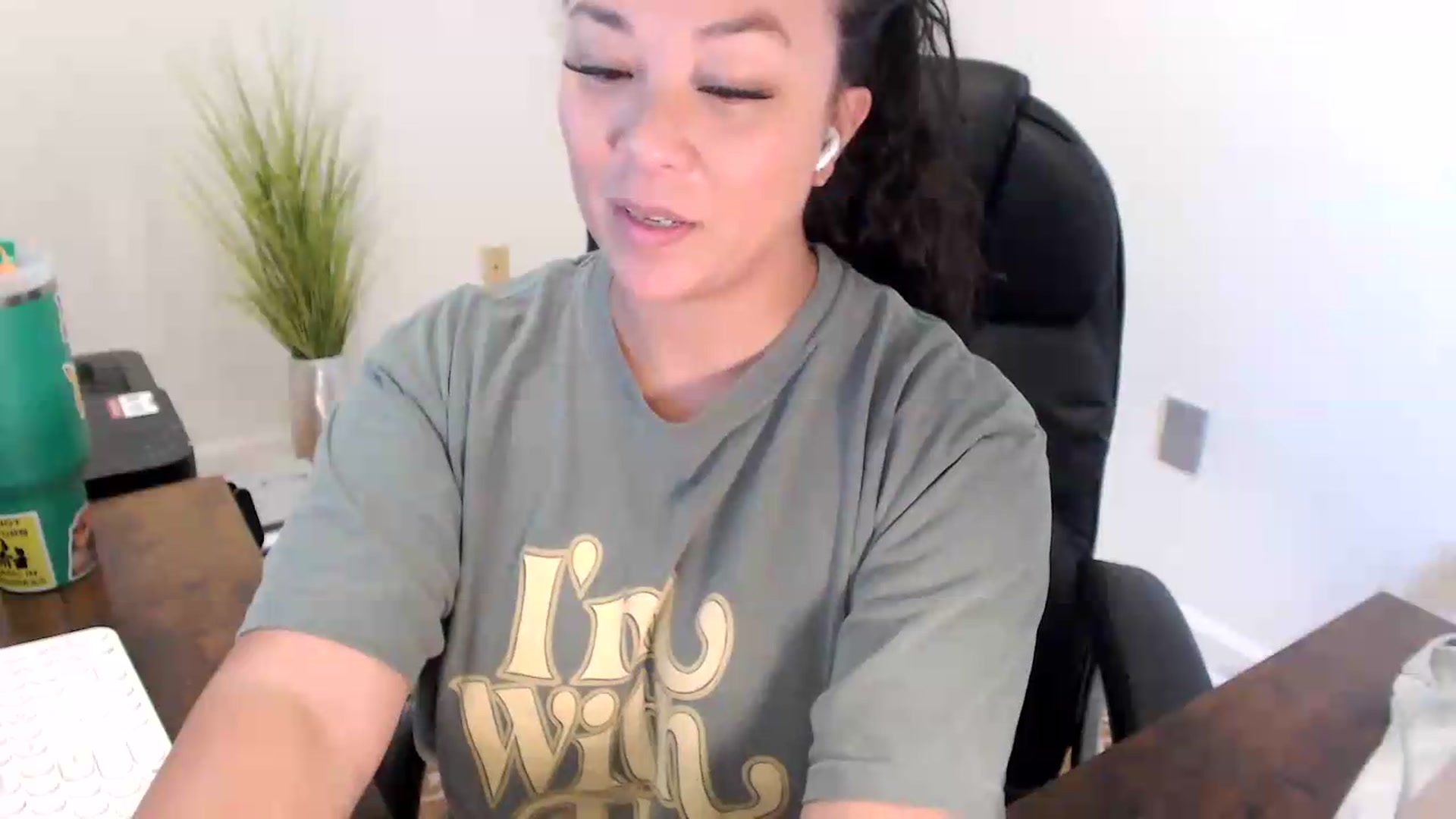 Gallery image thumbnail from MickaylaStar's myfreecams stream on, 07/03/2026, 17:32 image 13 of 20