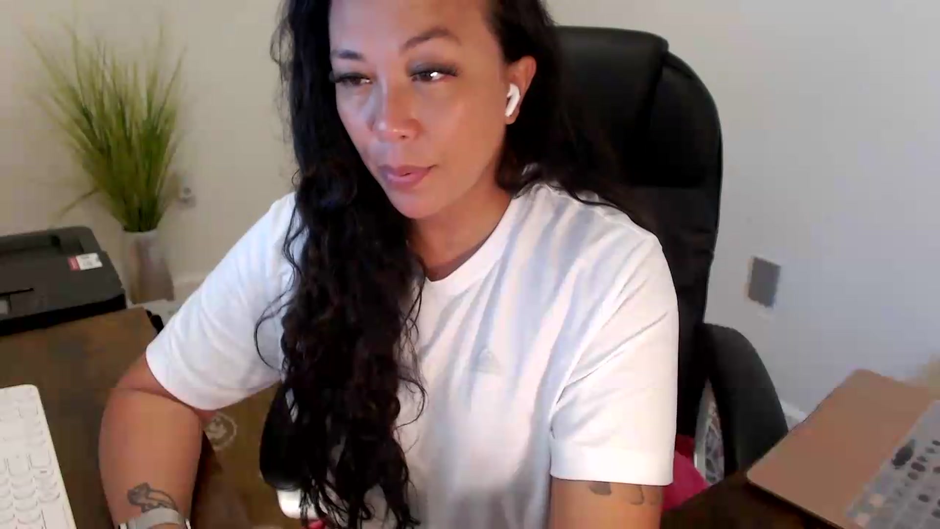Gallery image thumbnail from MickaylaStar's myfreecams stream on, 07/06/2026, 17:58 image 20 of 20