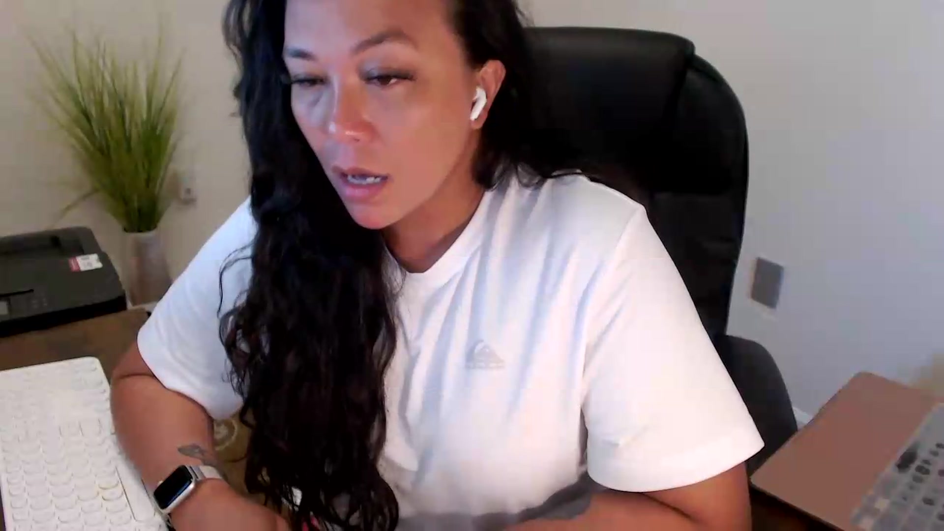 Gallery image thumbnail from MickaylaStar's myfreecams stream on, 07/06/2026, 17:58 image 2 of 20