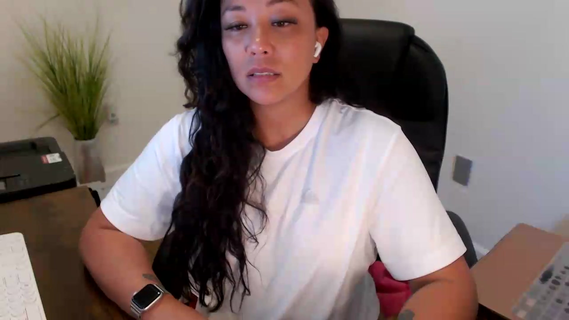 Gallery image thumbnail from MickaylaStar's myfreecams stream on, 07/06/2026, 17:58 image 15 of 20