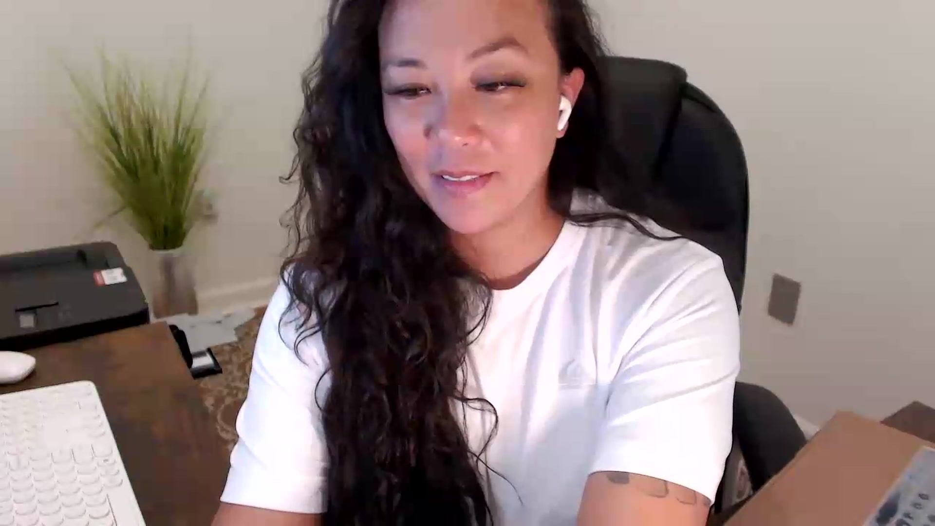 Gallery image thumbnail from MickaylaStar's myfreecams stream on, 07/06/2026, 19:15 image 11 of 20