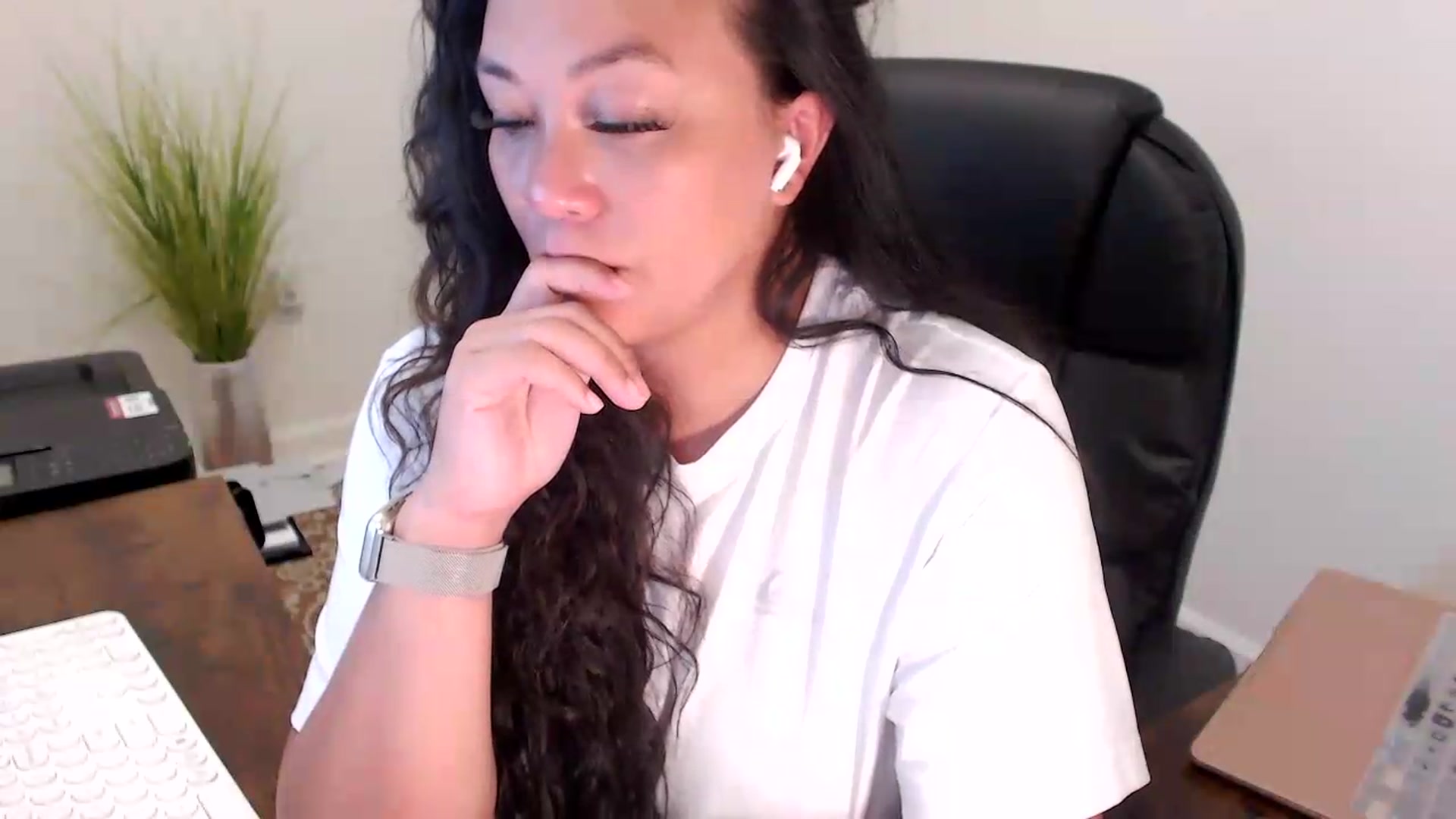 Gallery image thumbnail from MickaylaStar's myfreecams stream on, 07/06/2026, 19:15 image 3 of 20
