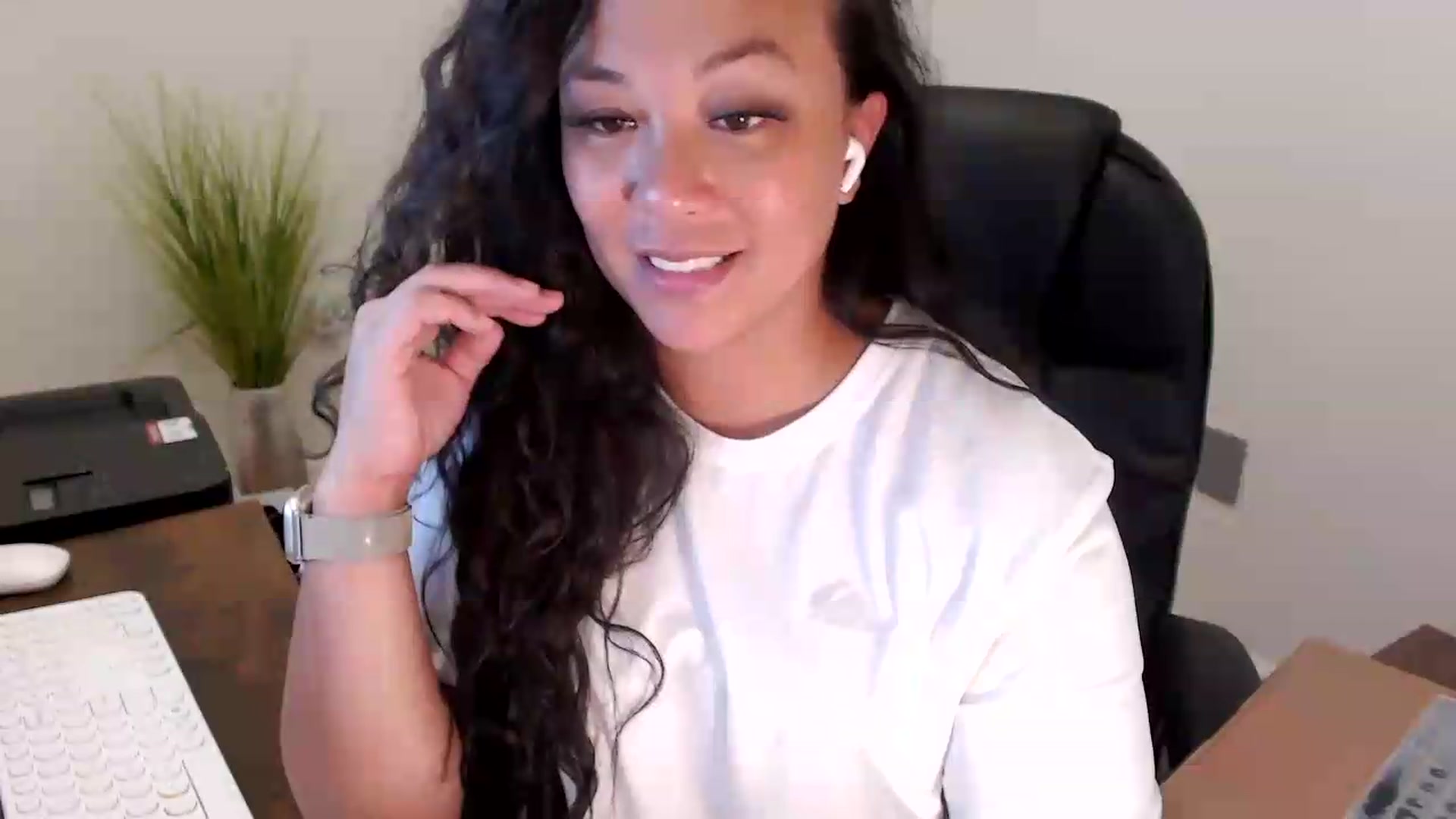 Gallery image thumbnail from MickaylaStar's myfreecams stream on, 07/06/2026, 19:15 image 7 of 20
