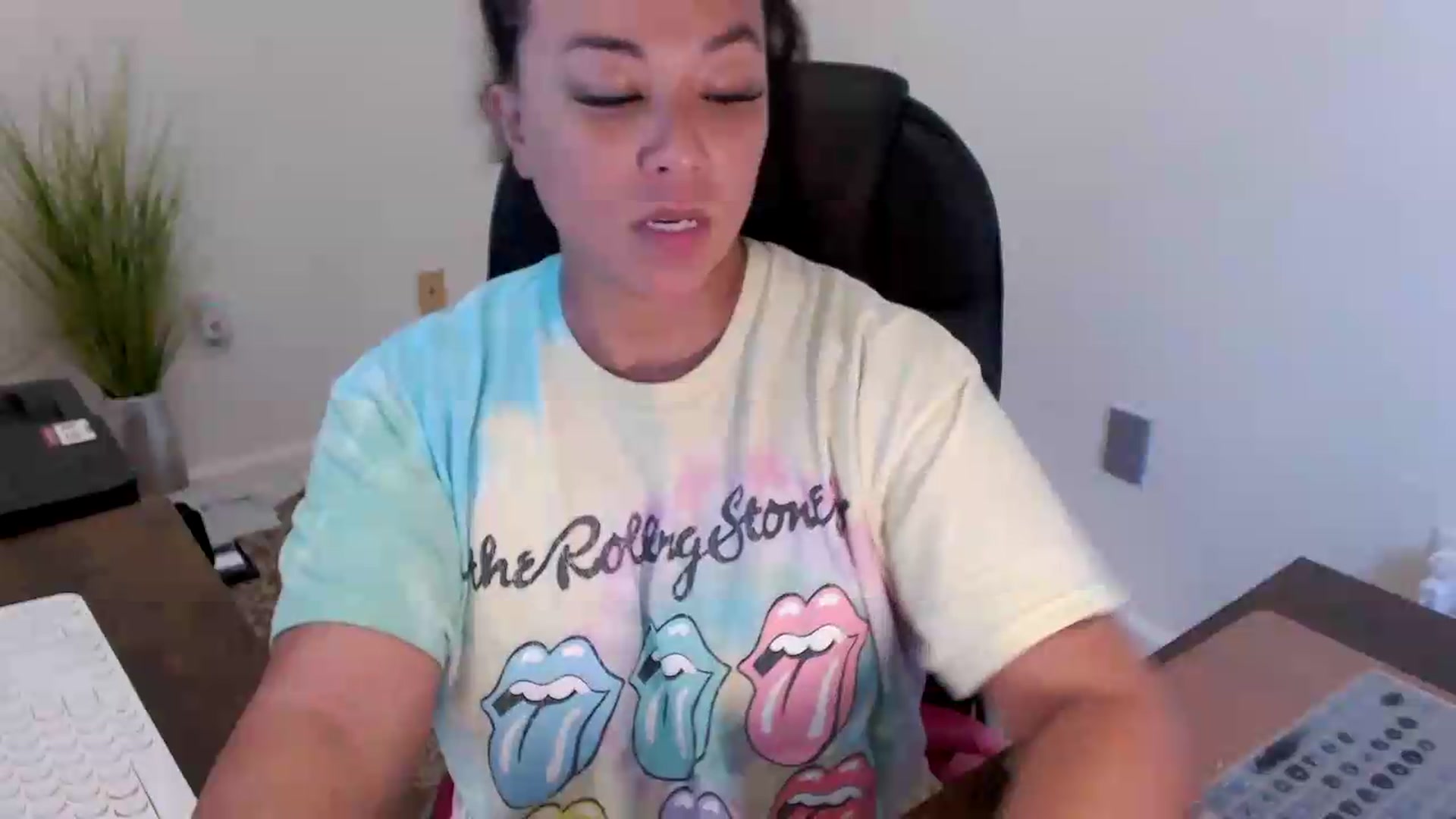 Gallery image thumbnail from MickaylaStar's myfreecams stream on, 07/07/2026, 18:01 image 3 of 20
