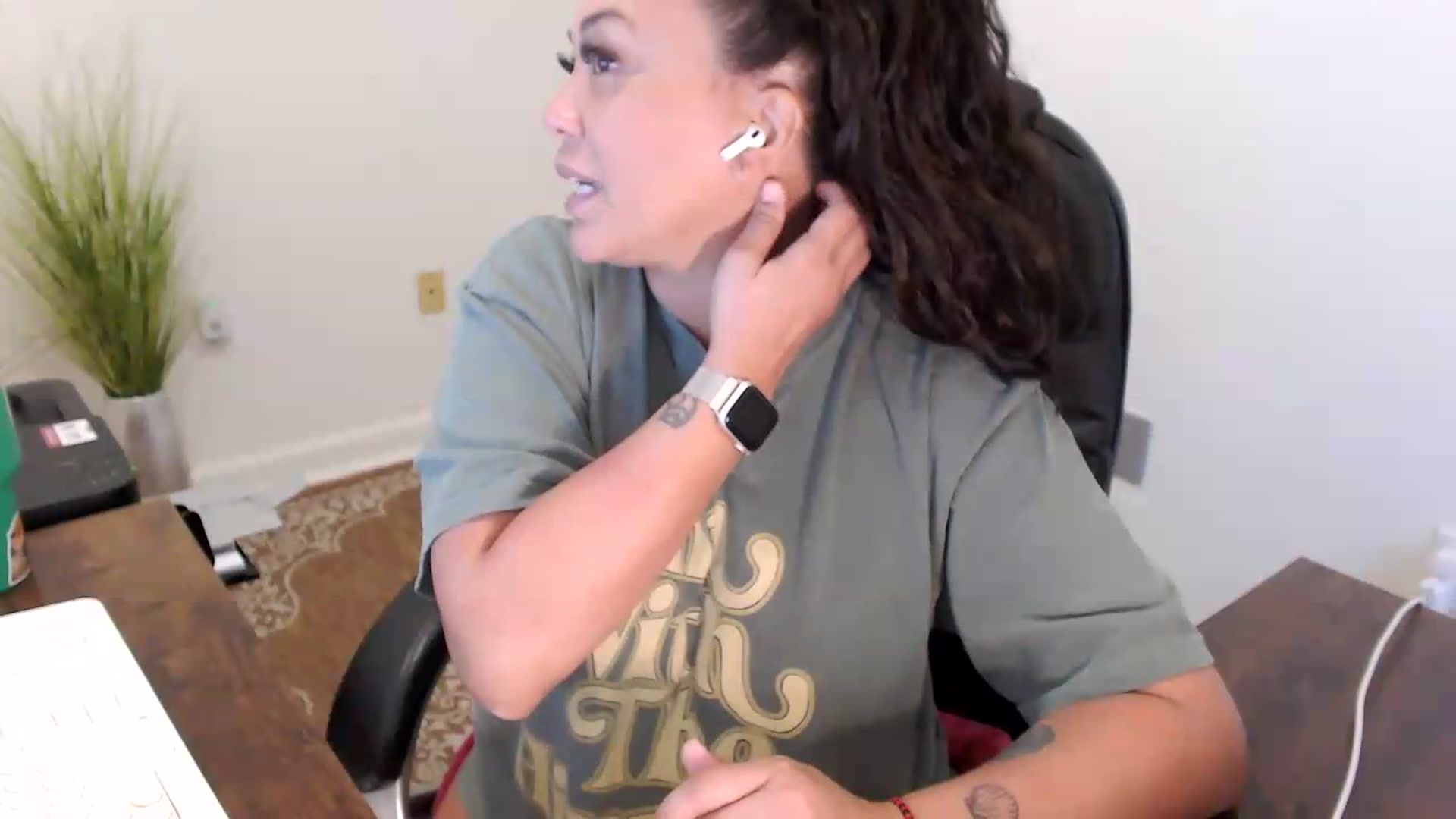 Gallery image thumbnail from MickaylaStar's myfreecams stream on, 07/08/2026, 14:50 image 15 of 20