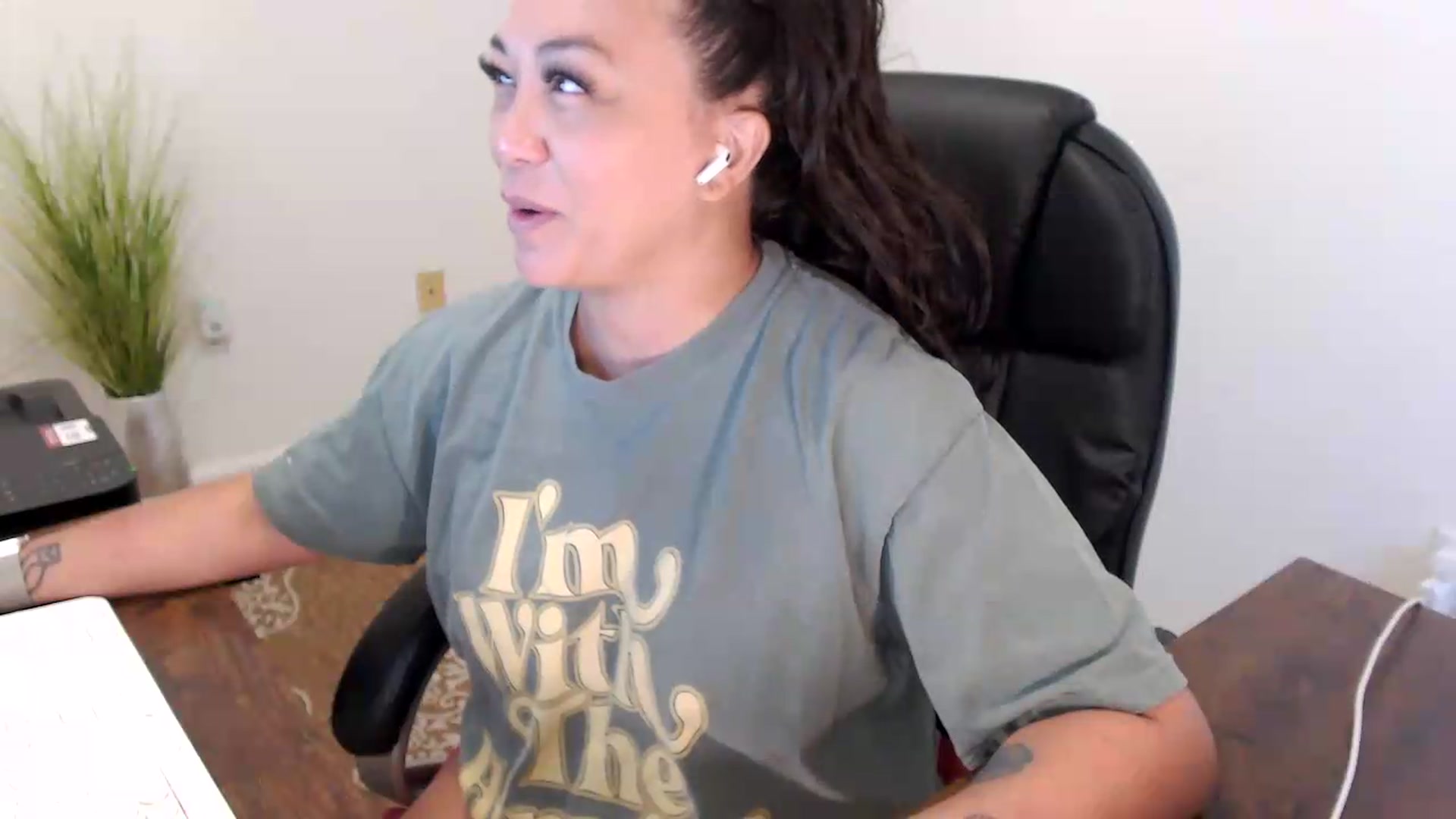 Gallery image thumbnail from MickaylaStar's myfreecams stream on, 07/08/2026, 14:50 image 9 of 20