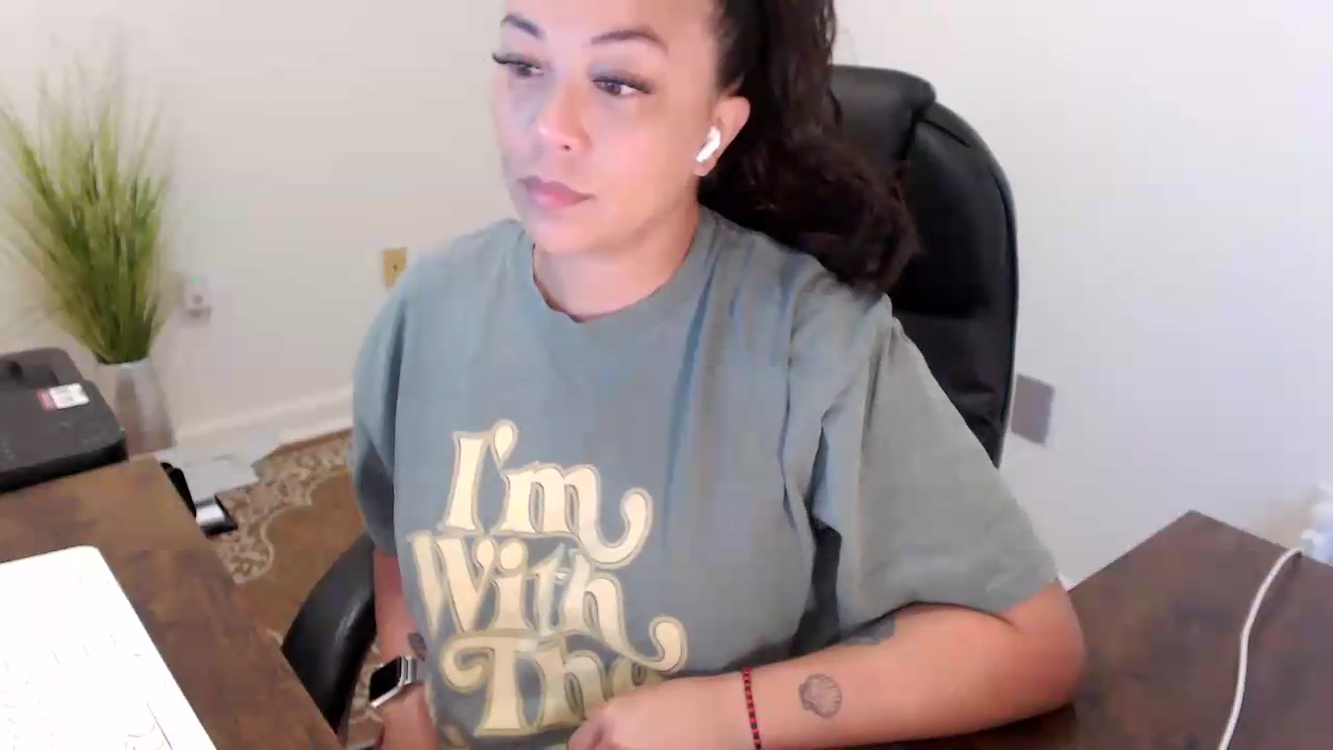 Gallery image thumbnail from MickaylaStar's myfreecams stream on, 07/08/2026, 14:50 image 8 of 20