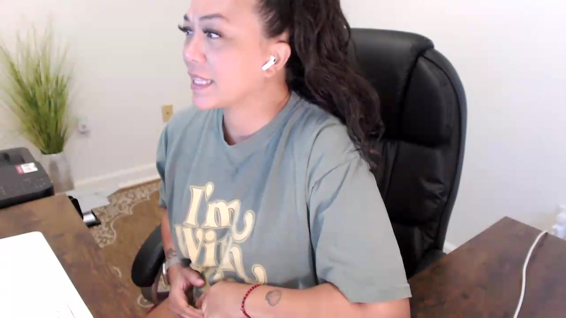 Gallery image thumbnail from MickaylaStar's myfreecams stream on, 07/08/2026, 14:50 image 3 of 20