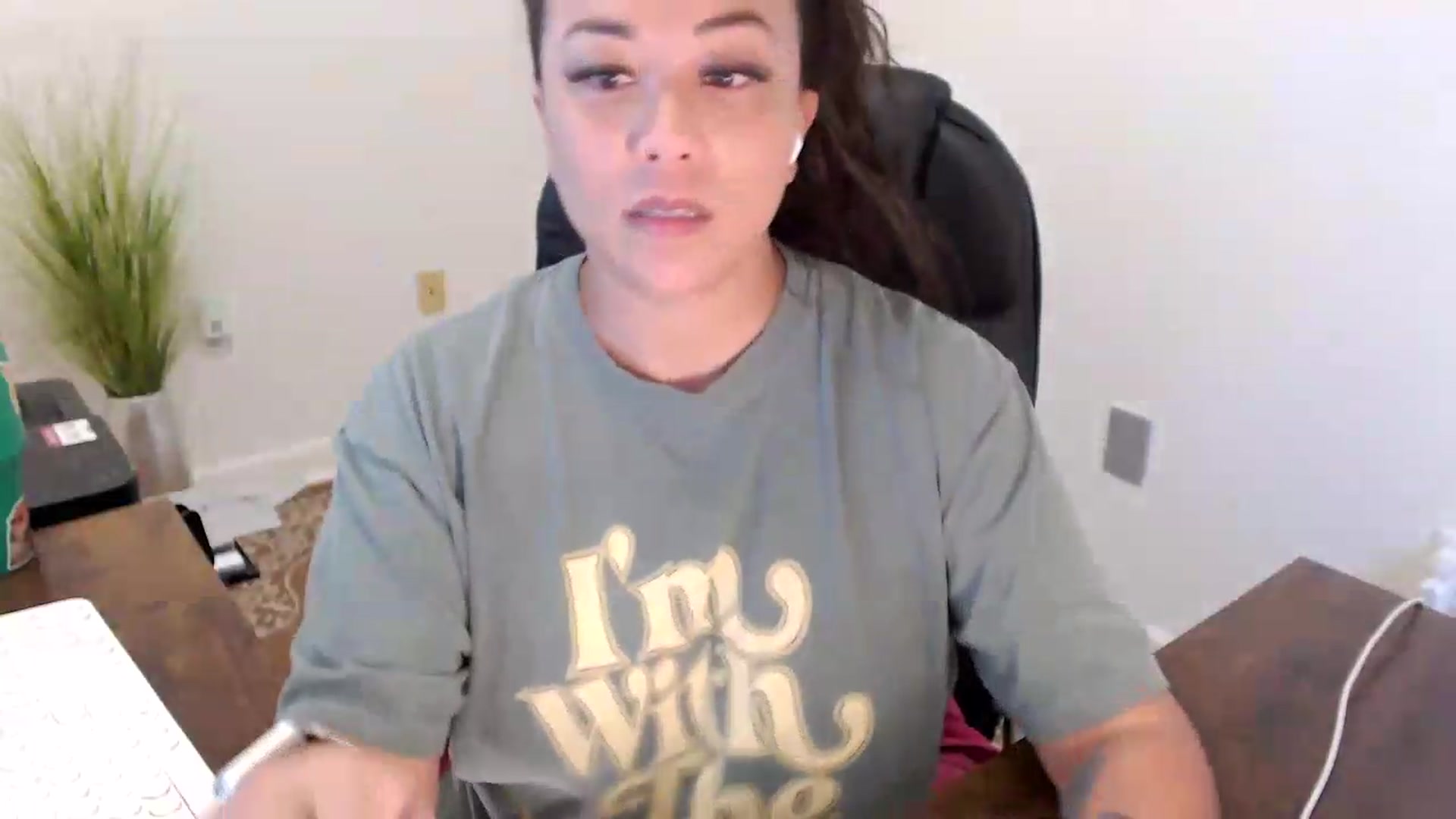 Gallery image thumbnail from MickaylaStar's myfreecams stream on, 07/08/2026, 15:23 image 14 of 20