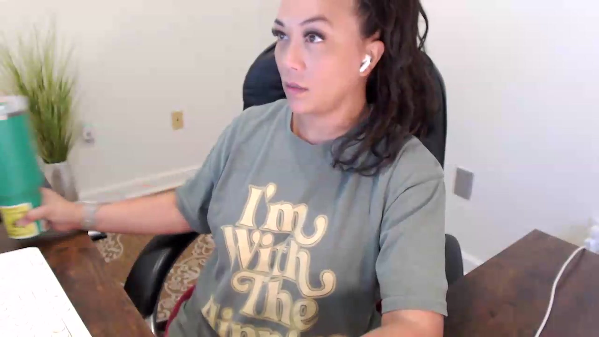 Gallery image thumbnail from MickaylaStar's myfreecams stream on, 07/08/2026, 15:23 image 7 of 20