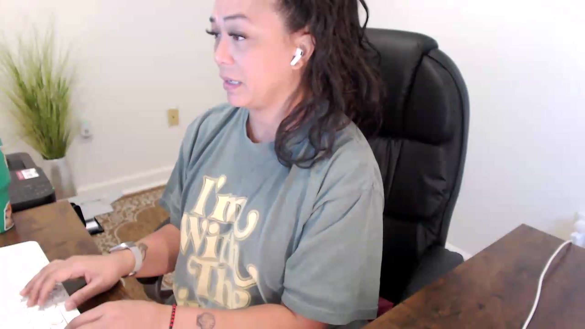 Gallery image thumbnail from MickaylaStar's myfreecams stream on, 07/08/2026, 15:23 image 3 of 20