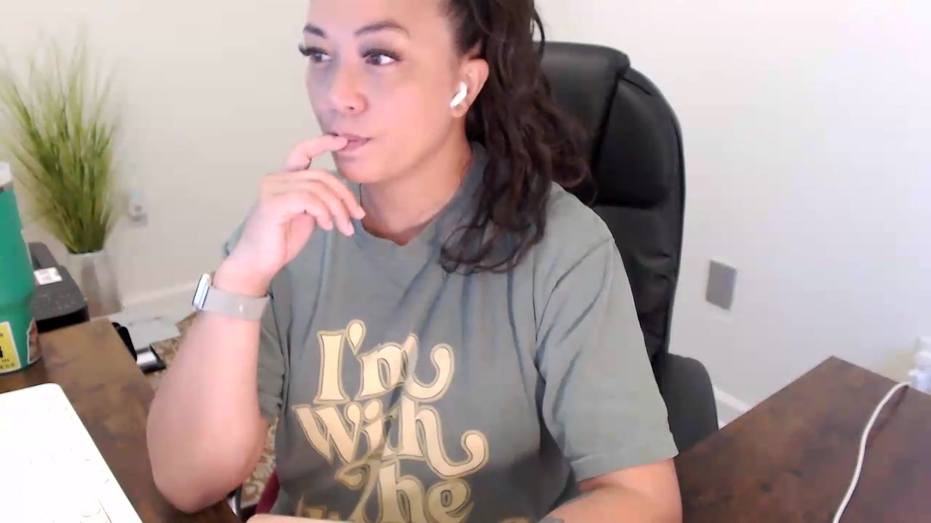 Gallery image thumbnail from MickaylaStar's myfreecams stream on, 07/08/2026, 15:23 image 11 of 20