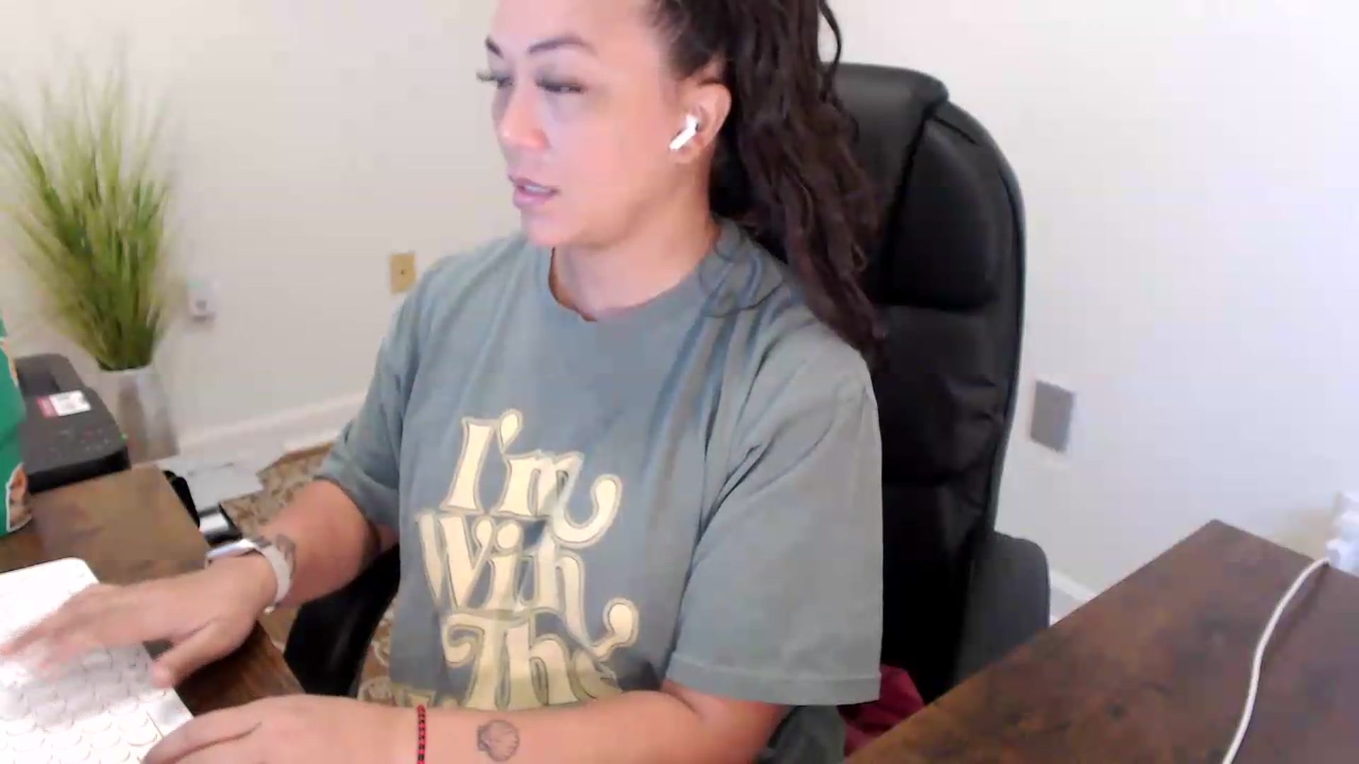 Gallery image thumbnail from MickaylaStar's myfreecams stream on, 07/08/2026, 15:23 image 19 of 20