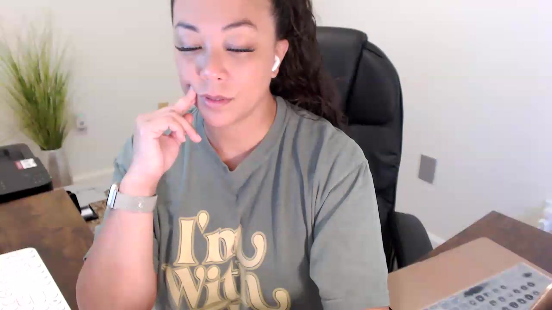 Gallery image thumbnail from MickaylaStar's myfreecams stream on, 07/08/2026, 15:52 image 18 of 20