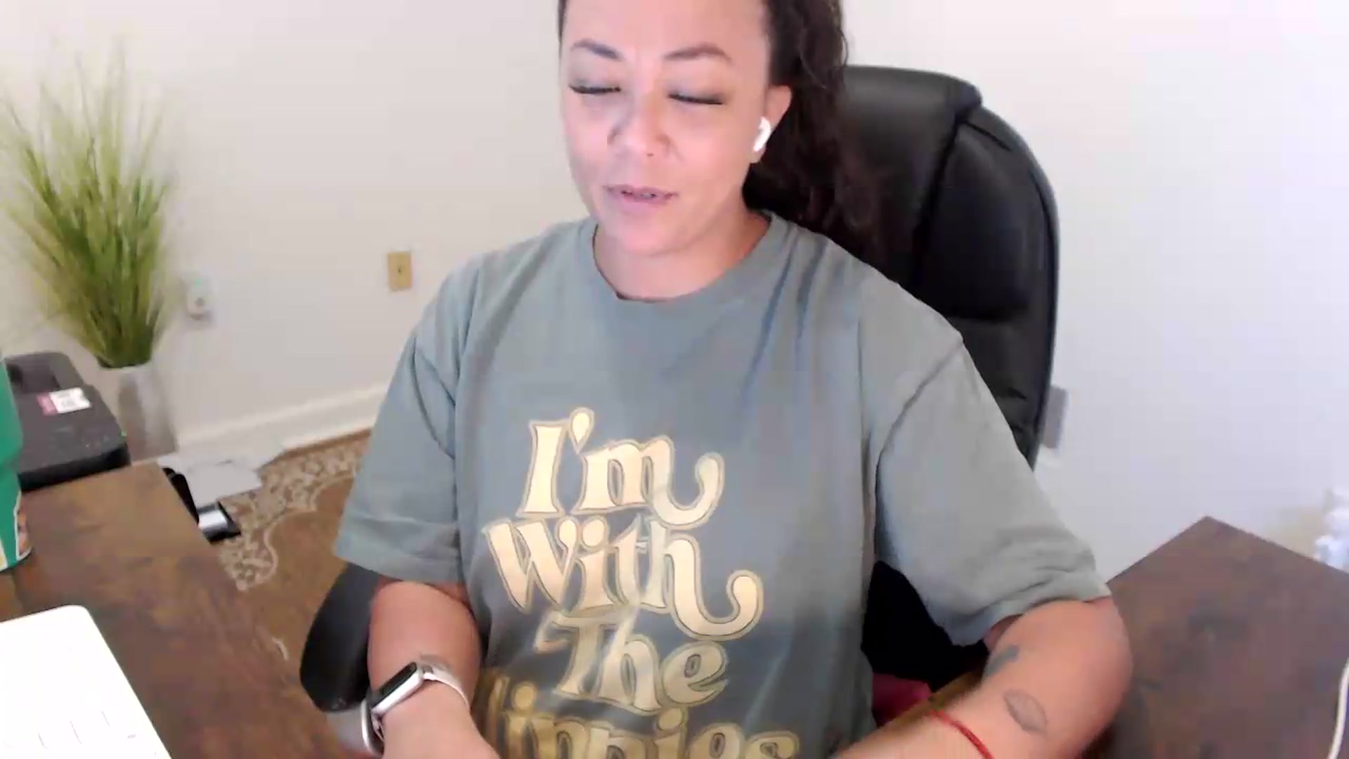 Gallery image thumbnail from MickaylaStar's myfreecams stream on, 07/08/2026, 16:20 image 13 of 20