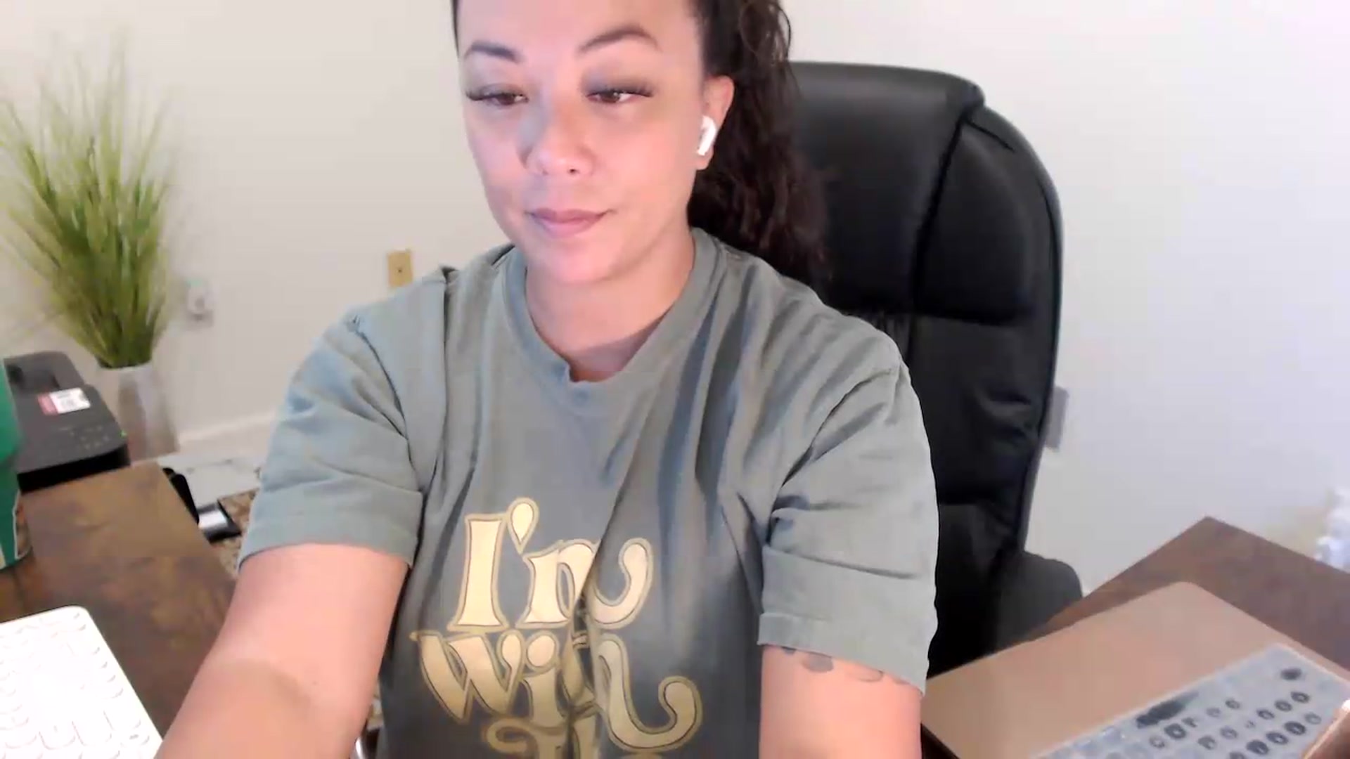 Gallery image thumbnail from MickaylaStar's myfreecams stream on, 07/08/2026, 16:20 image 6 of 20