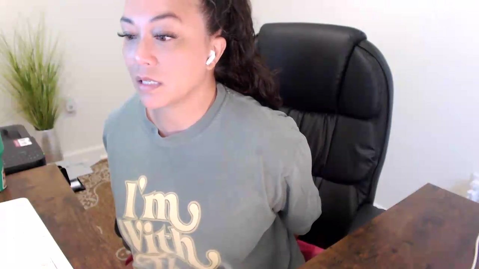 Gallery image thumbnail from MickaylaStar's myfreecams stream on, 07/08/2026, 16:20 image 16 of 20