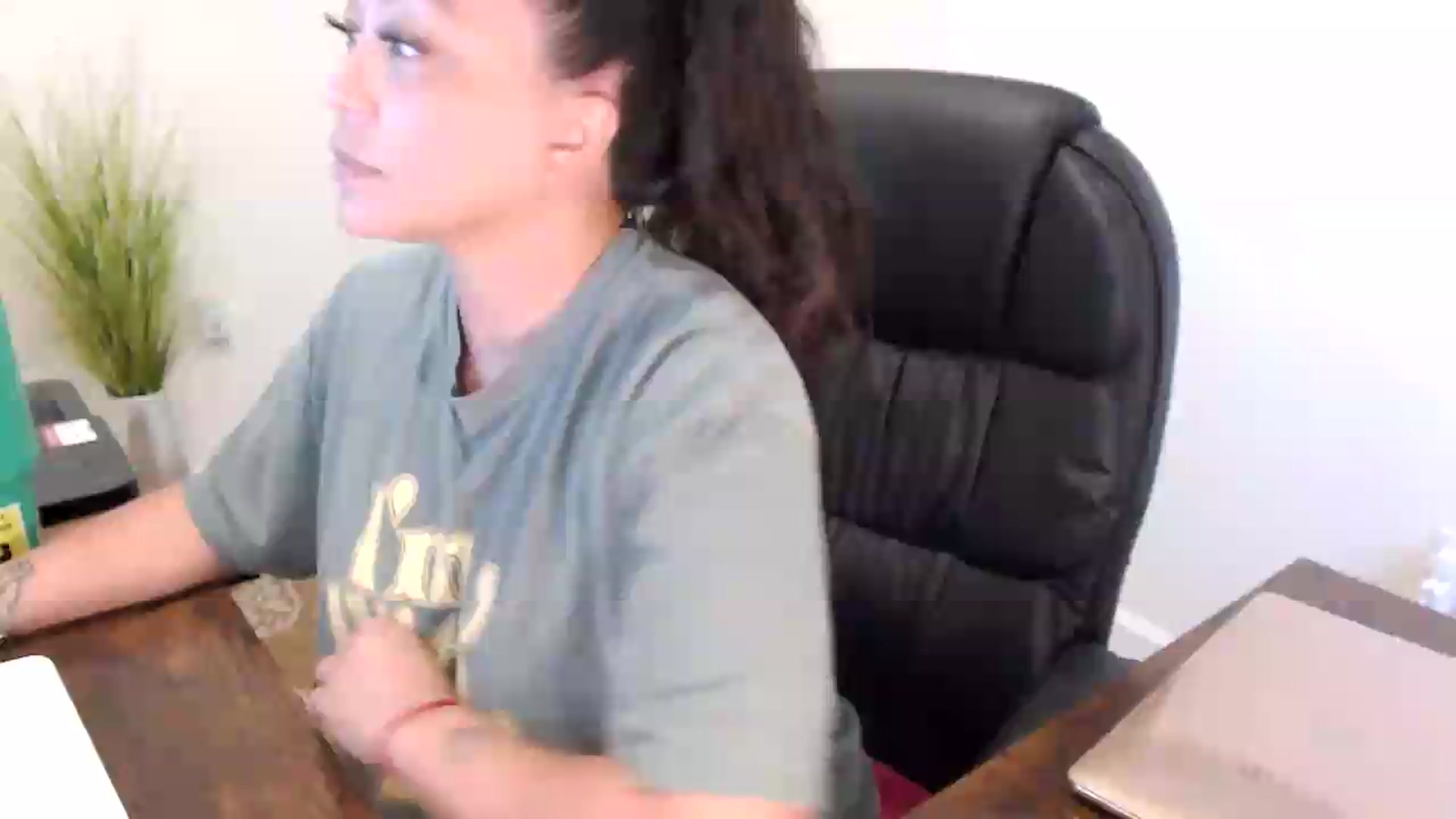 Gallery image thumbnail from MickaylaStar's myfreecams stream on, 07/08/2026, 17:20 image 14 of 20