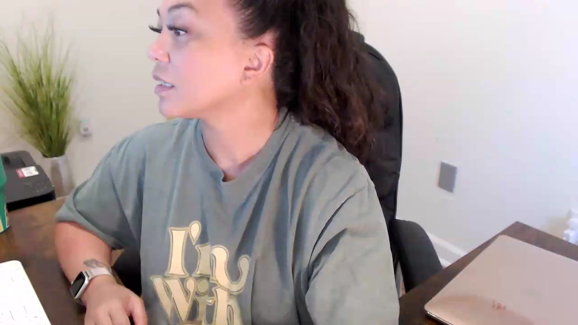Gallery image thumbnail from MickaylaStar's myfreecams stream on, 07/08/2026, 17:20 image 4 of 20