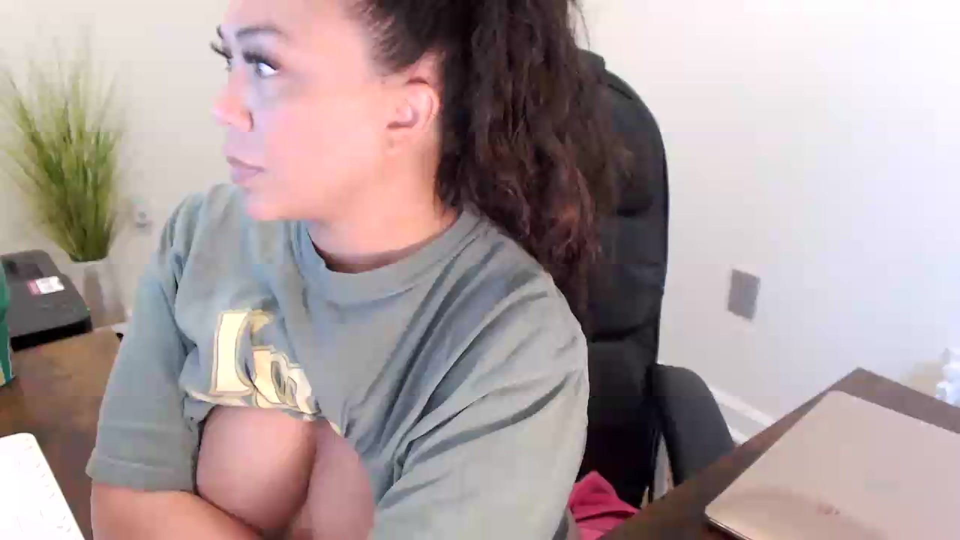 Gallery image thumbnail from MickaylaStar's myfreecams stream on, 07/08/2026, 17:20 image 2 of 20