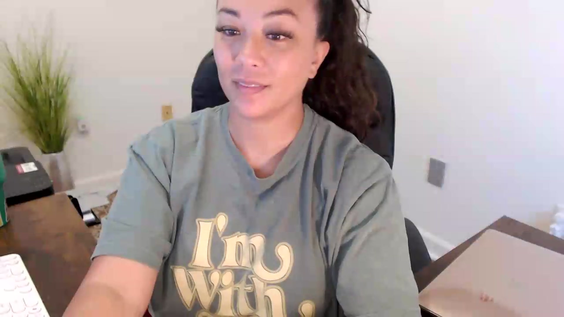 Gallery image thumbnail from MickaylaStar's myfreecams stream on, 07/08/2026, 17:20 image 6 of 20