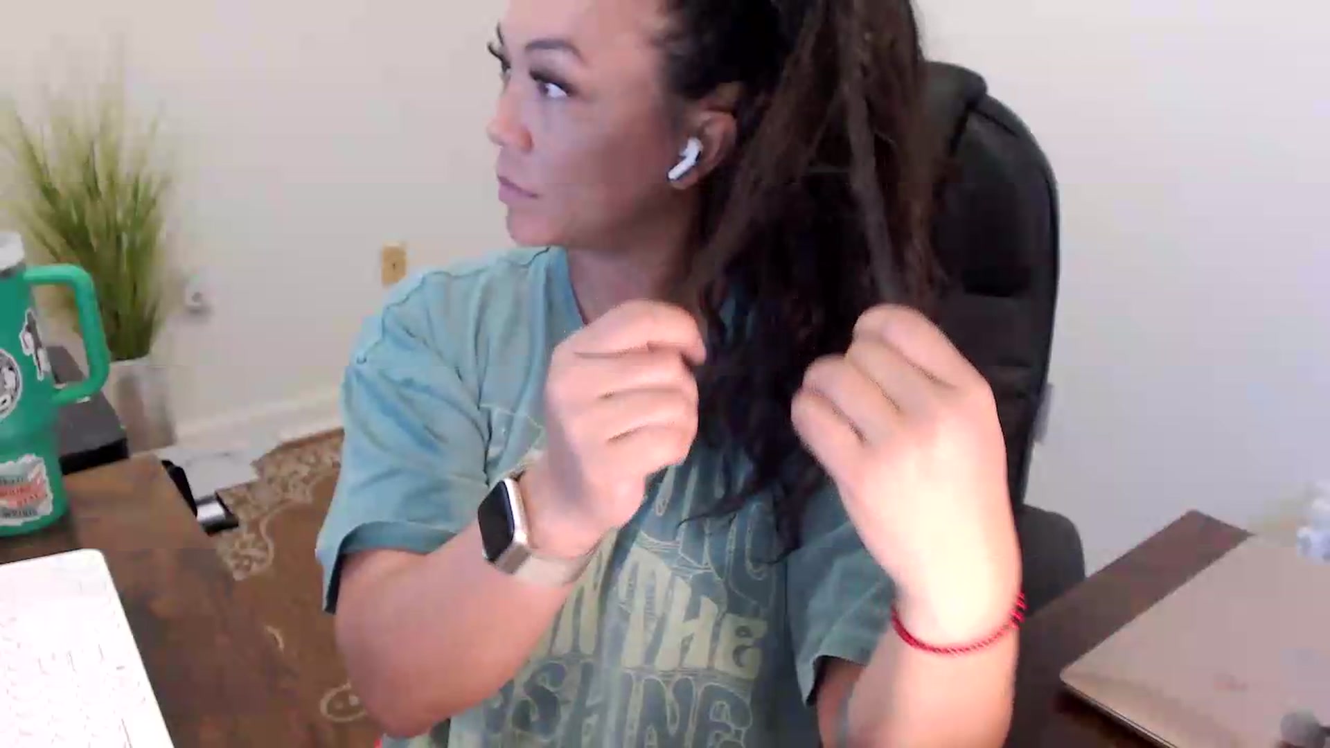 Gallery image thumbnail from MickaylaStar's myfreecams stream on, 07/09/2026, 14:38 image 6 of 20