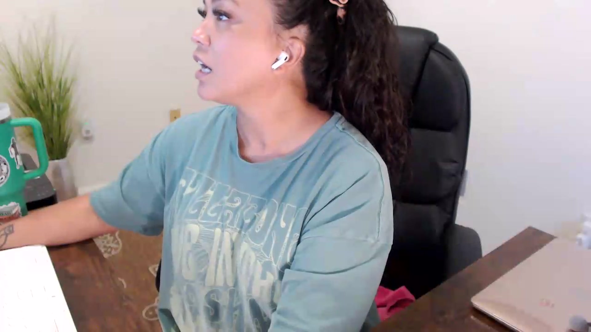 Gallery image thumbnail from MickaylaStar's myfreecams stream on, 07/09/2026, 14:38 image 2 of 20