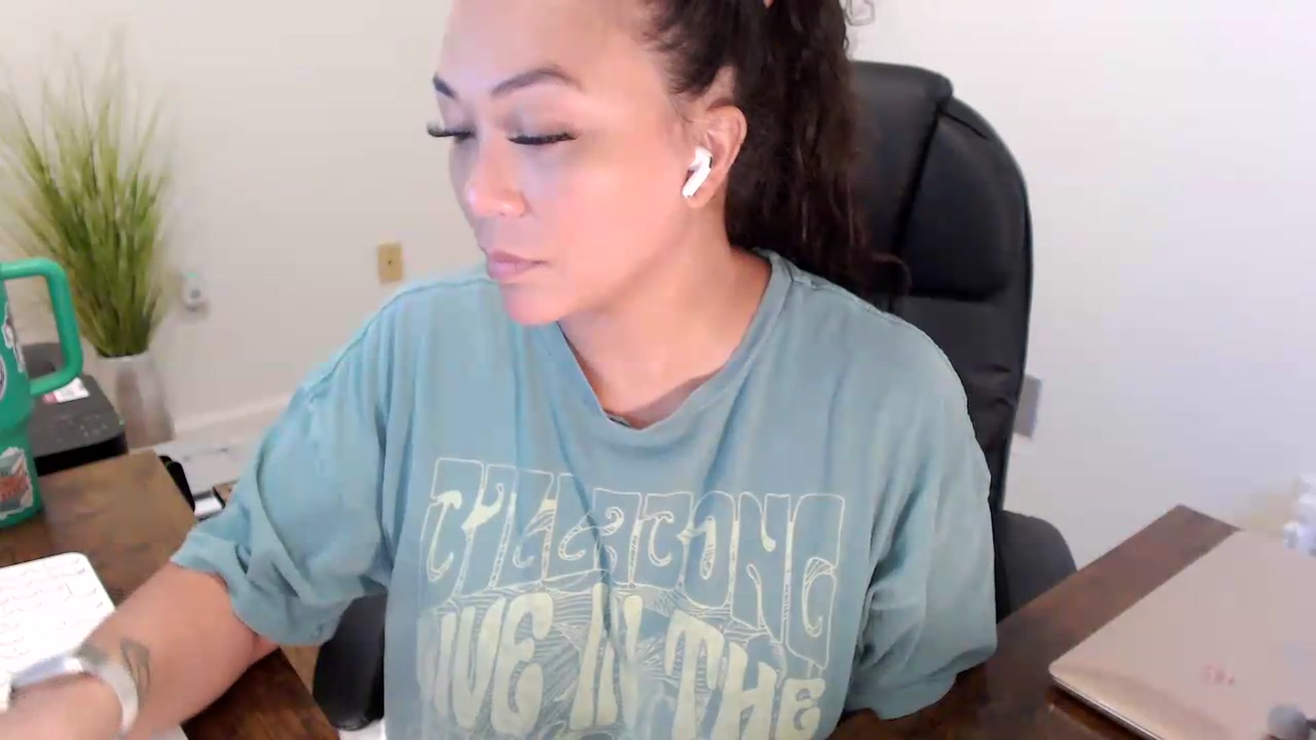 Gallery image thumbnail from MickaylaStar's myfreecams stream on, 07/09/2026, 15:03 image 17 of 20
