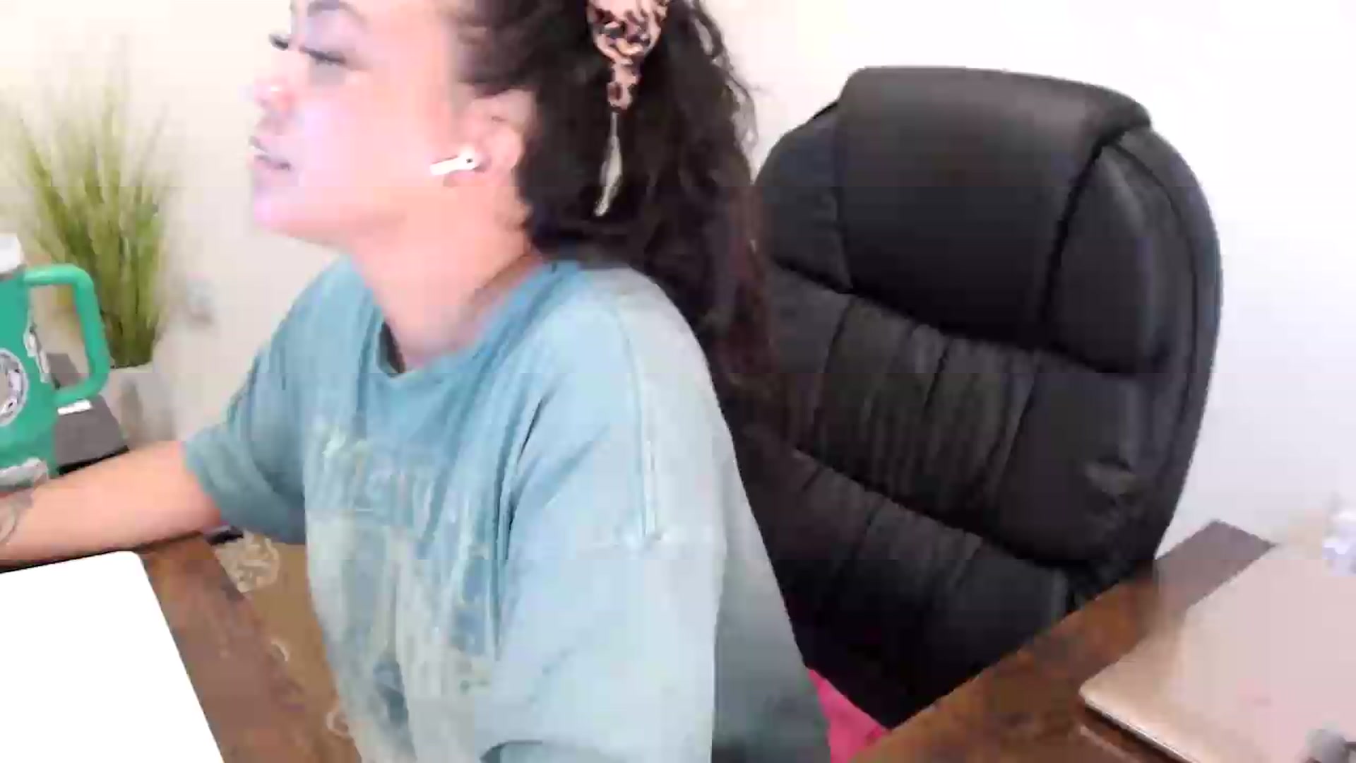 Gallery image thumbnail from MickaylaStar's myfreecams stream on, 07/09/2026, 15:03 image 1 of 20