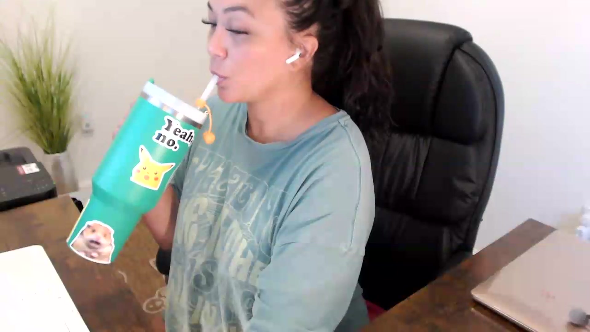 Gallery image thumbnail from MickaylaStar's myfreecams stream on, 07/09/2026, 17:04 image 11 of 20