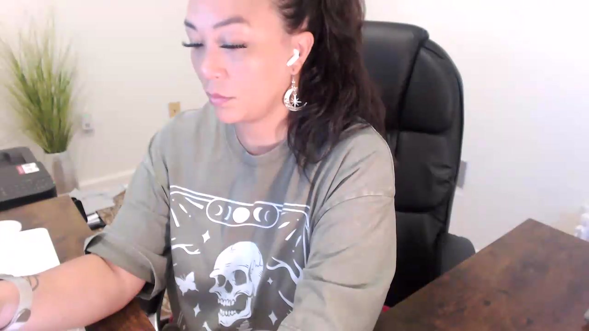 Gallery image thumbnail from MickaylaStar's myfreecams stream on, 07/10/2026, 13:19 image 2 of 20