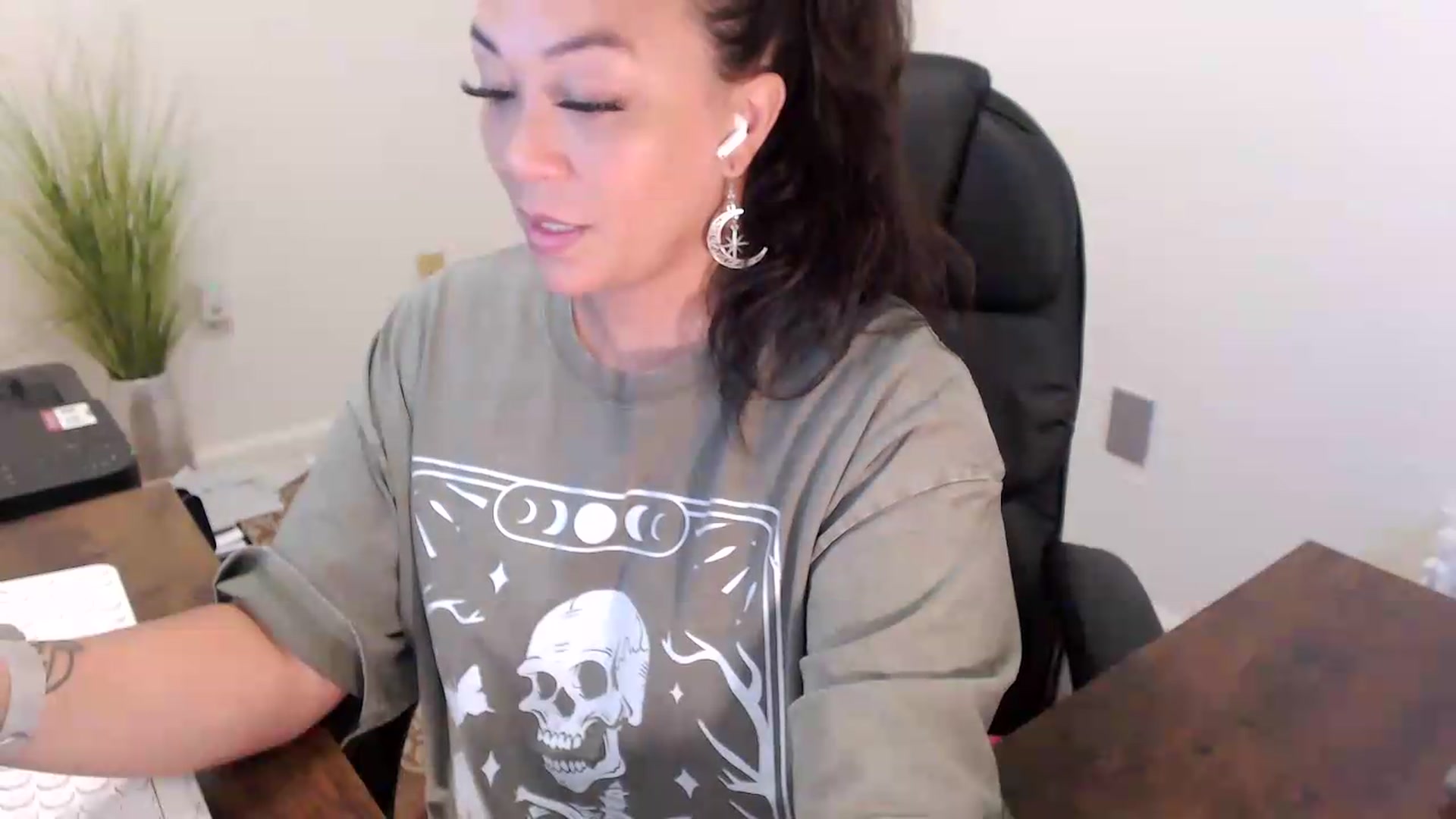 Gallery image thumbnail from MickaylaStar's myfreecams stream on, 07/10/2026, 13:19 image 11 of 20