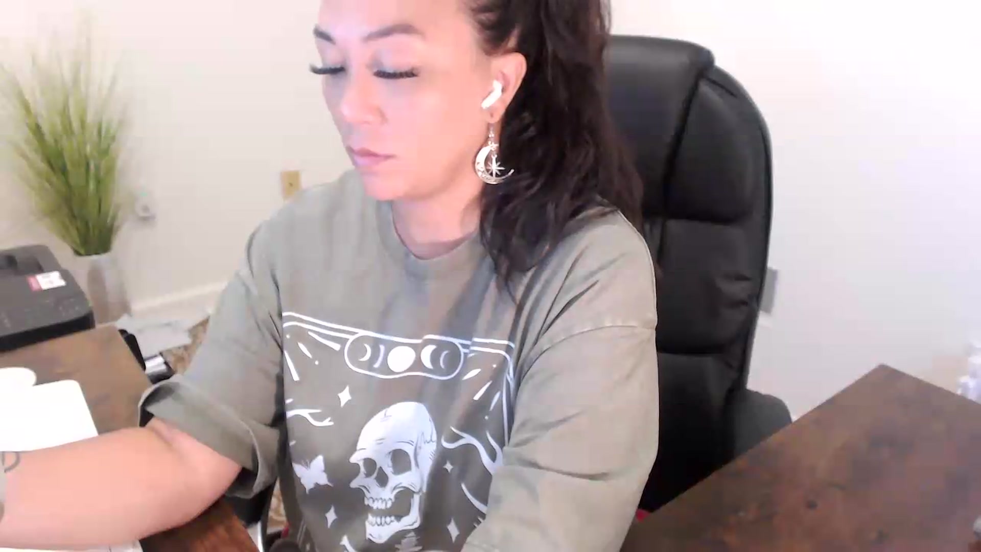 Gallery image thumbnail from MickaylaStar's myfreecams stream on, 07/10/2026, 13:19 image 3 of 20