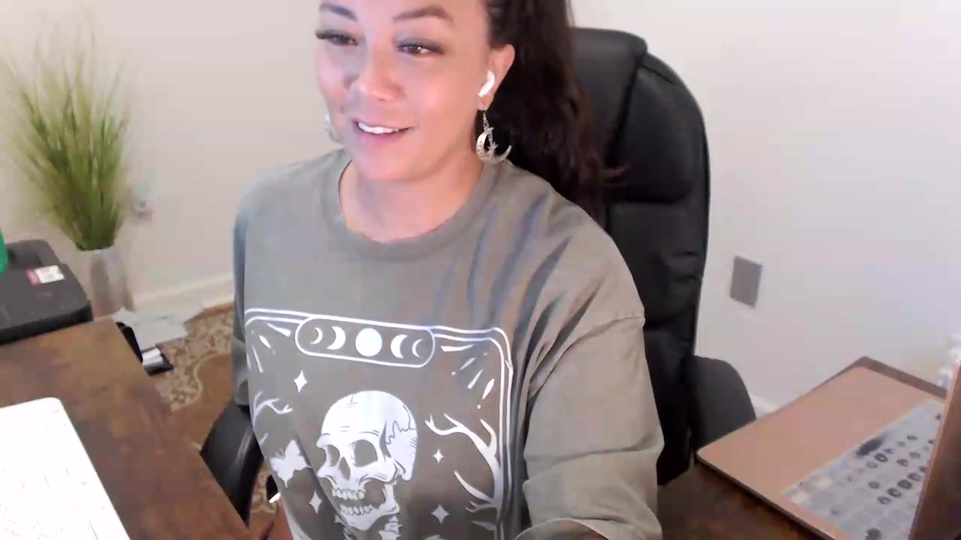 Gallery image thumbnail from MickaylaStar's myfreecams stream on, 07/10/2026, 14:04 image 7 of 20