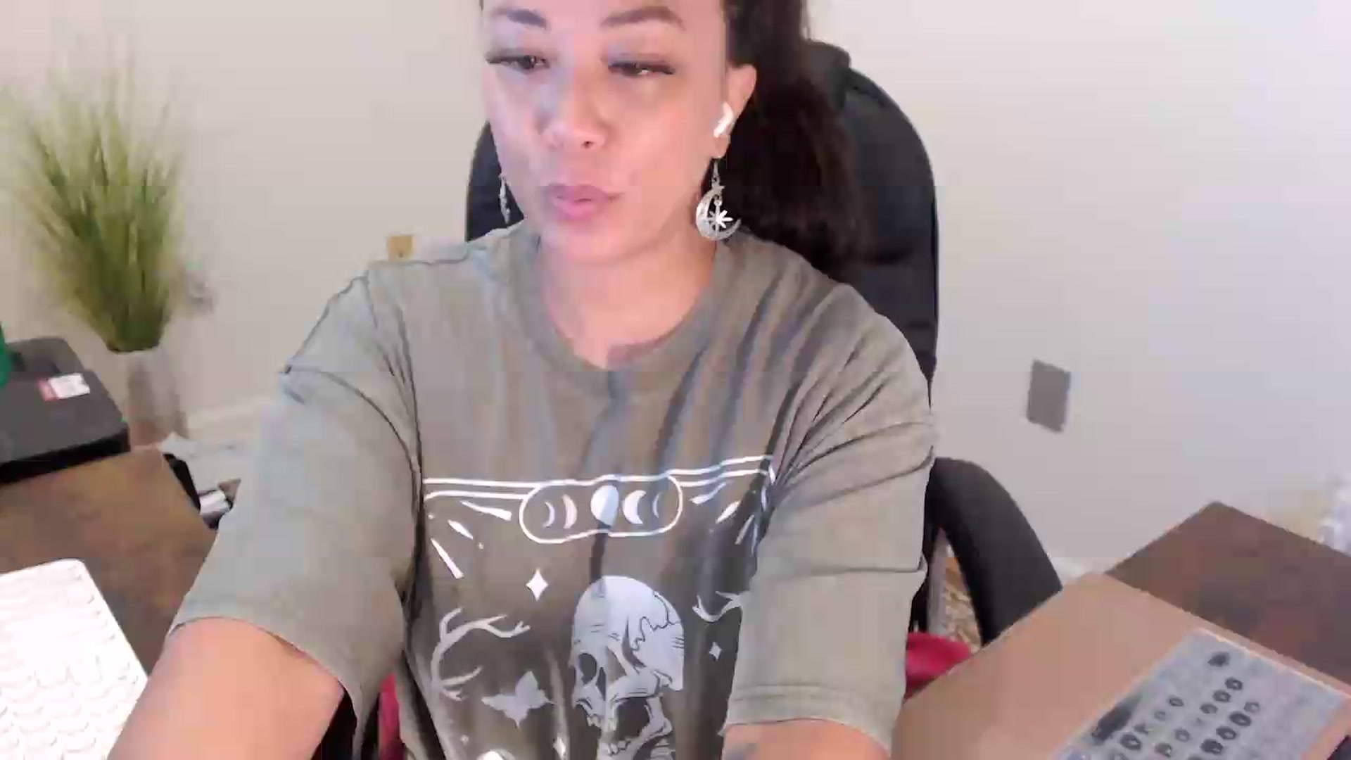 Gallery image thumbnail from MickaylaStar's myfreecams stream on, 07/10/2026, 14:04 image 1 of 20