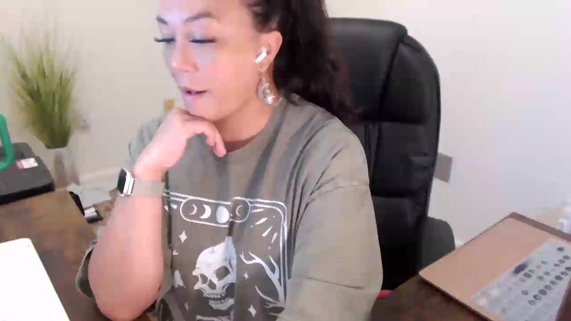 Gallery image thumbnail from MickaylaStar's myfreecams stream on, 07/10/2026, 14:52 image 1 of 20