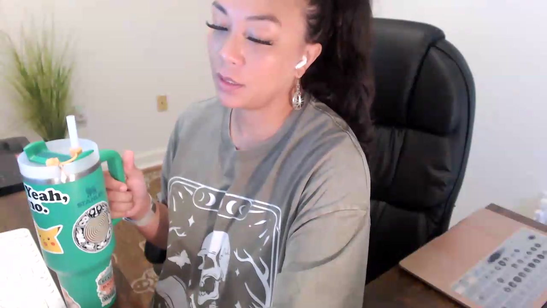 Gallery image thumbnail from MickaylaStar's myfreecams stream on, 07/10/2026, 15:21 image 2 of 20