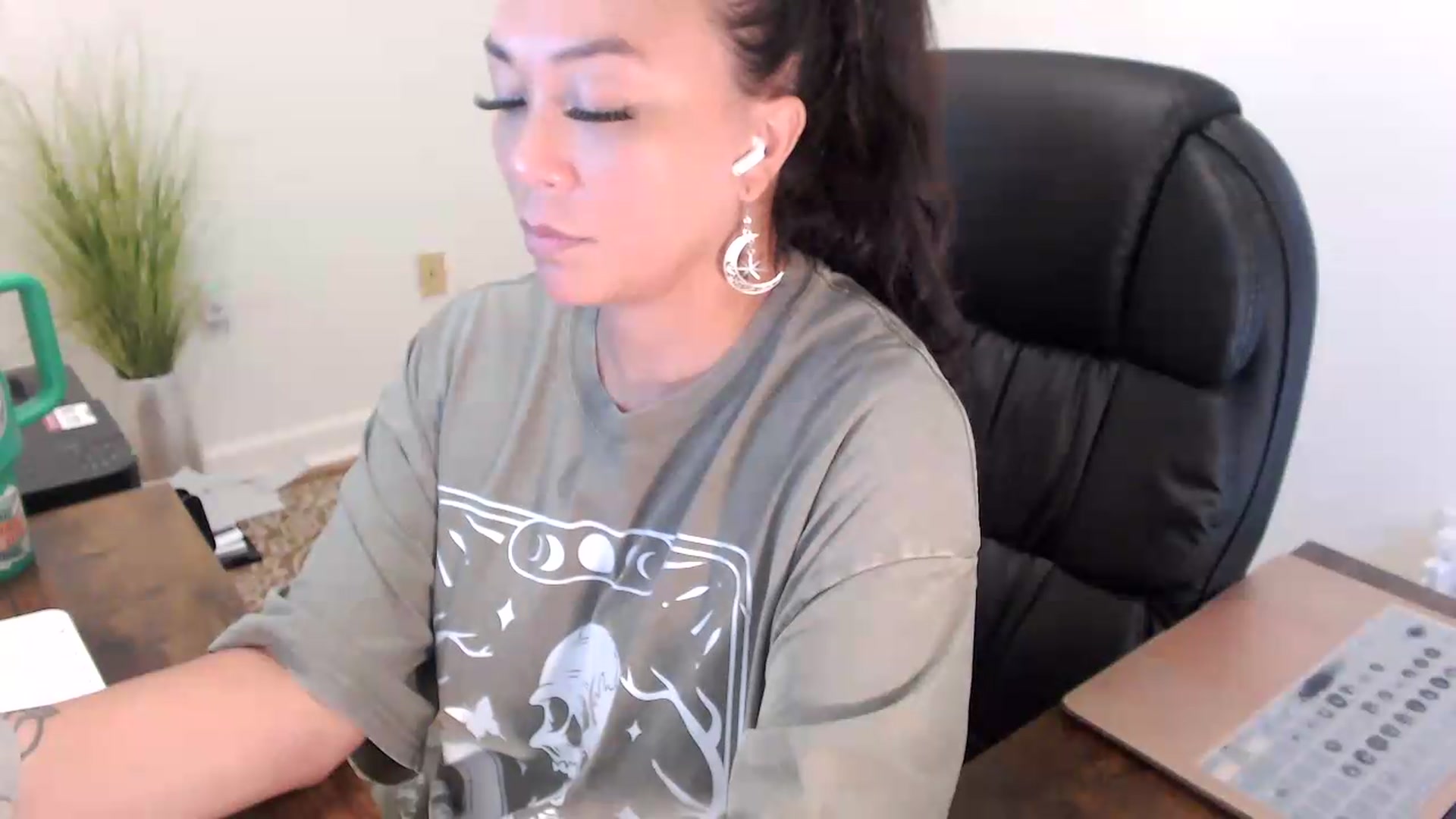 Gallery image thumbnail from MickaylaStar's myfreecams stream on, 07/10/2026, 15:21 image 4 of 20