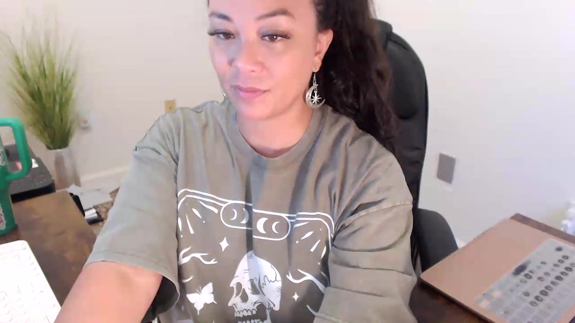 Gallery image thumbnail from MickaylaStar's myfreecams stream on, 07/10/2026, 15:37 image 17 of 20