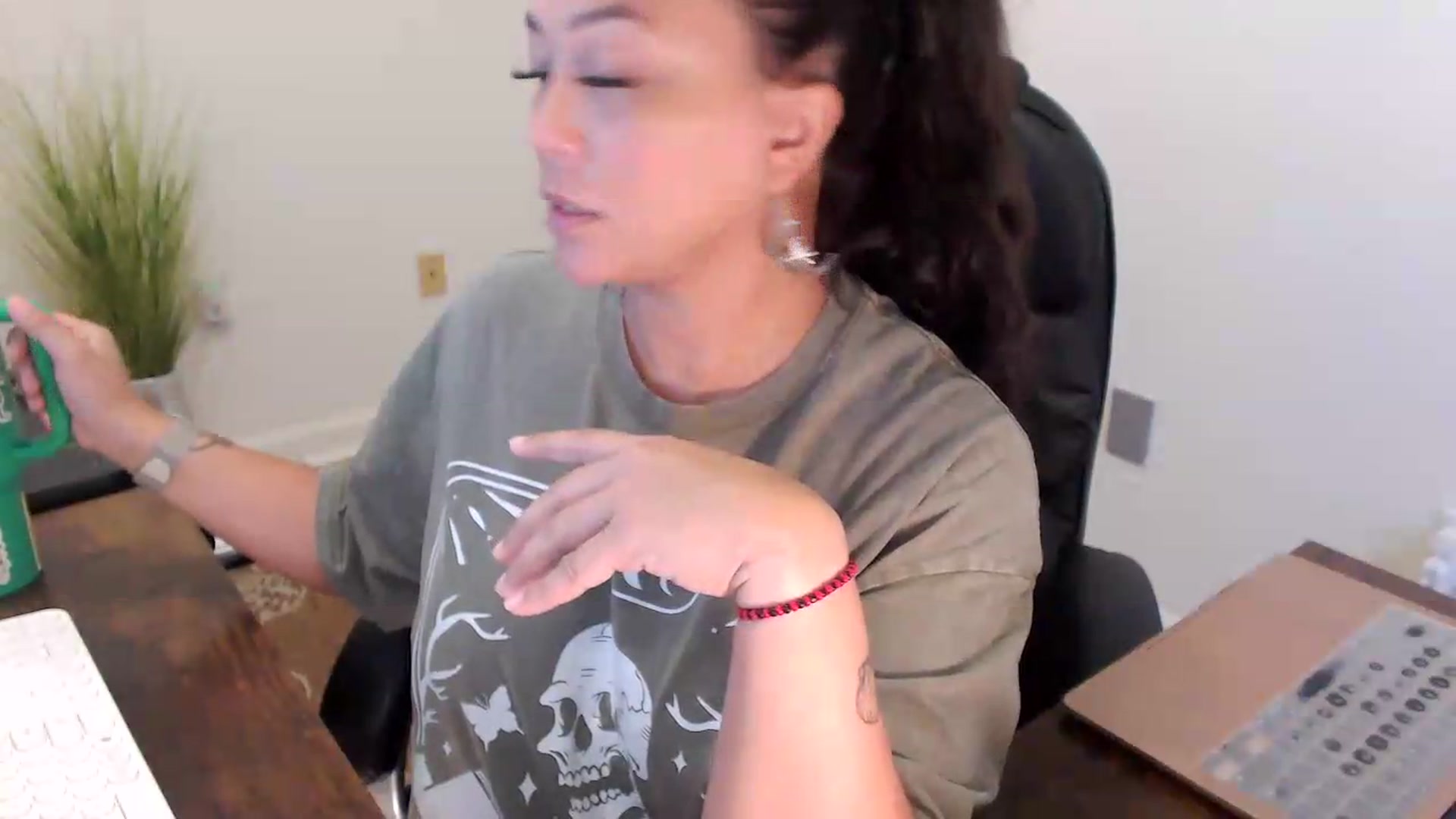 Gallery image thumbnail from MickaylaStar's myfreecams stream on, 07/10/2026, 15:37 image 16 of 20