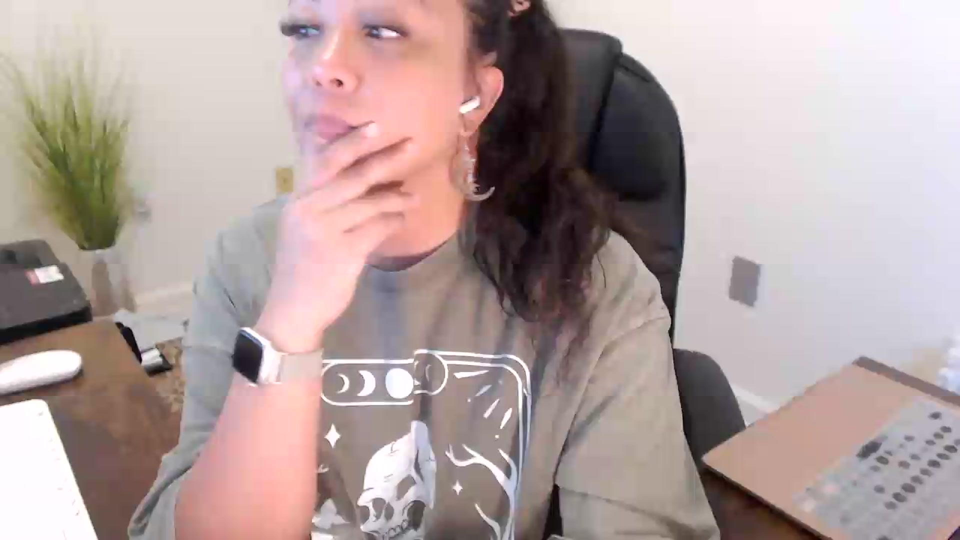 Gallery image thumbnail from MickaylaStar's myfreecams stream on, 07/10/2026, 16:44 image 20 of 20