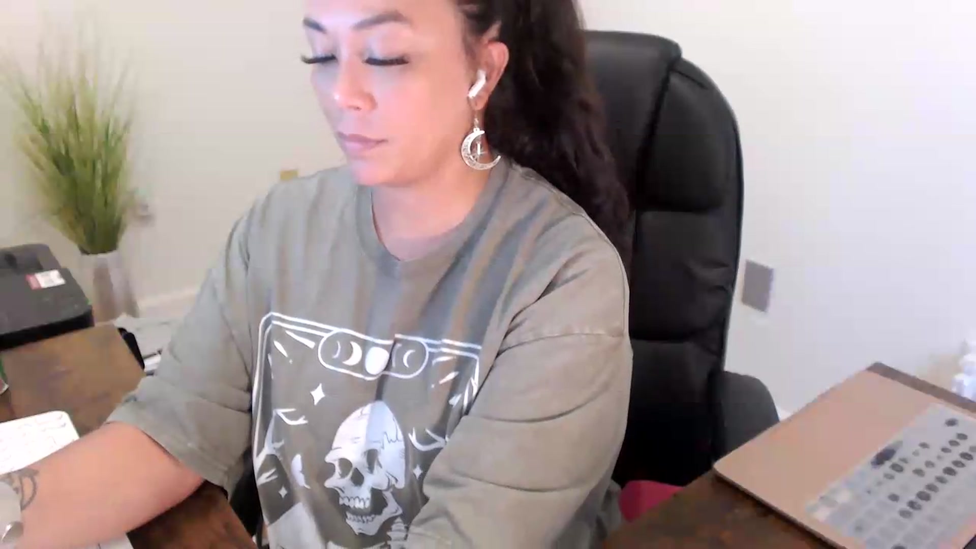 Gallery image thumbnail from MickaylaStar's myfreecams stream on, 07/10/2026, 17:23 image 2 of 20