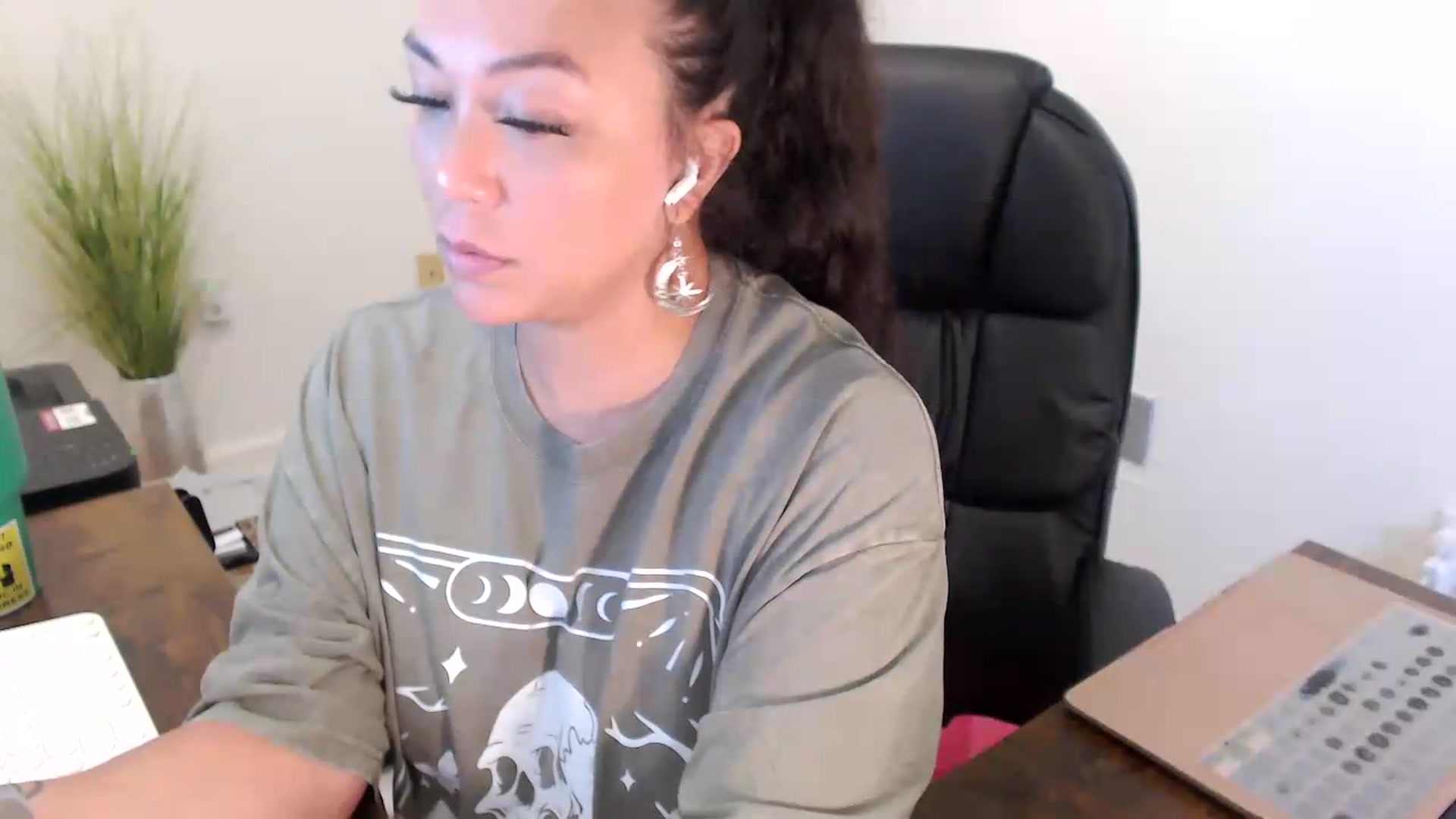 Gallery image thumbnail from MickaylaStar's myfreecams stream on, 07/10/2026, 17:23 image 20 of 20