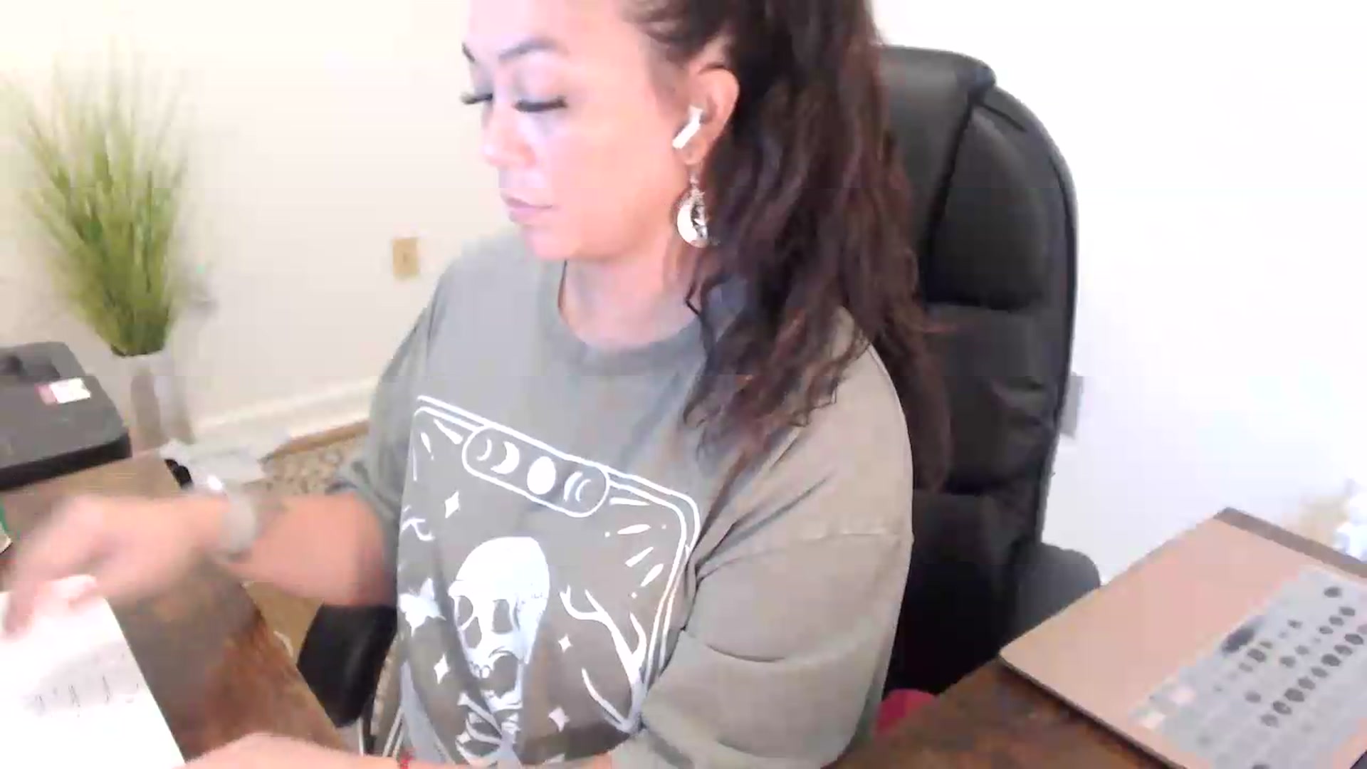 Gallery image thumbnail from MickaylaStar's myfreecams stream on, 07/10/2026, 17:23 image 3 of 20