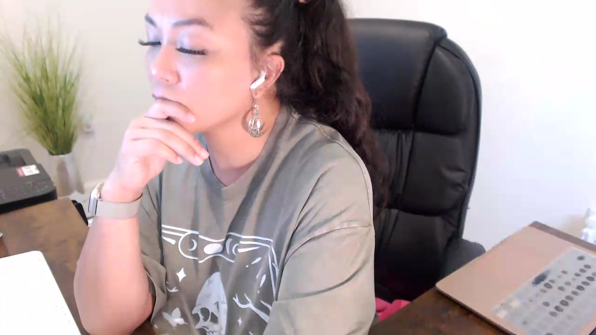 Gallery image thumbnail from MickaylaStar's myfreecams stream on, 07/10/2026, 17:23 image 15 of 20