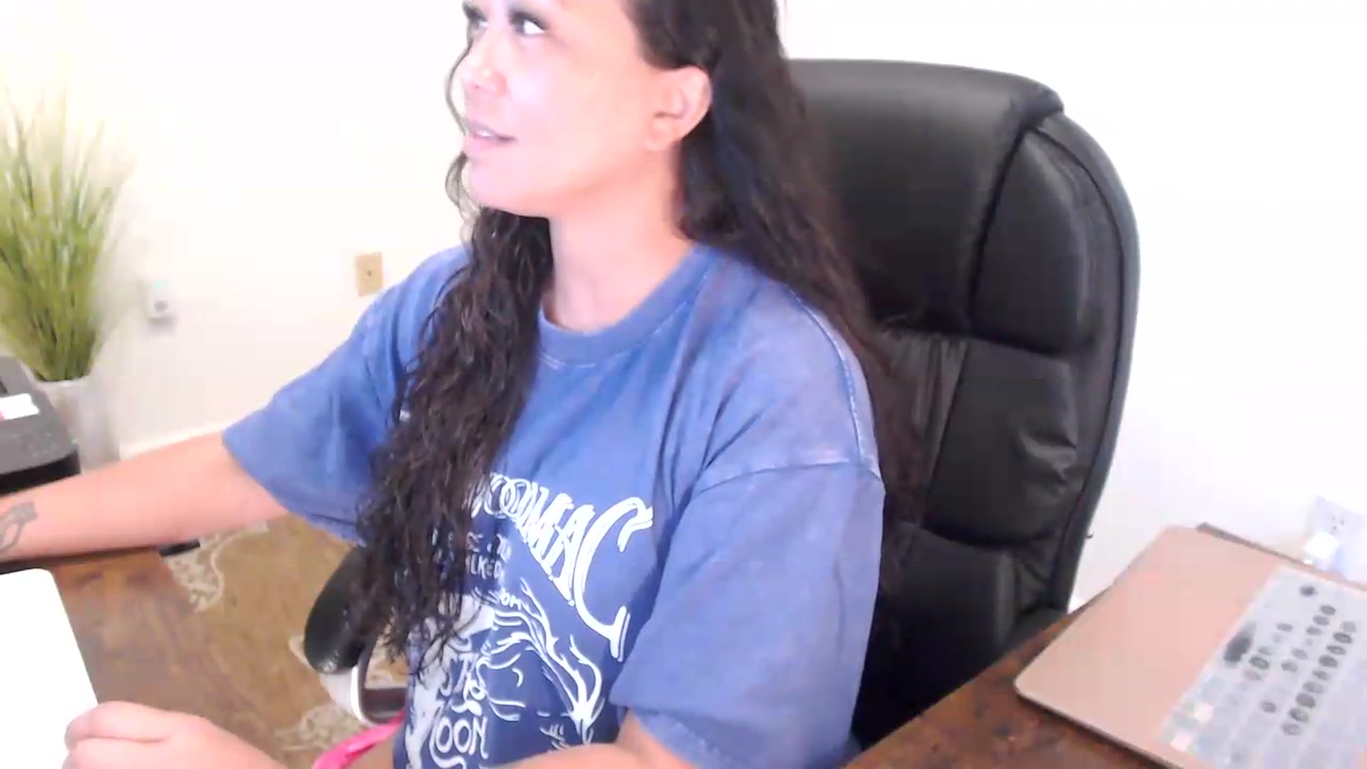 Gallery image thumbnail from MickaylaStar's myfreecams stream on, 07/13/2026, 15:10 image 14 of 20