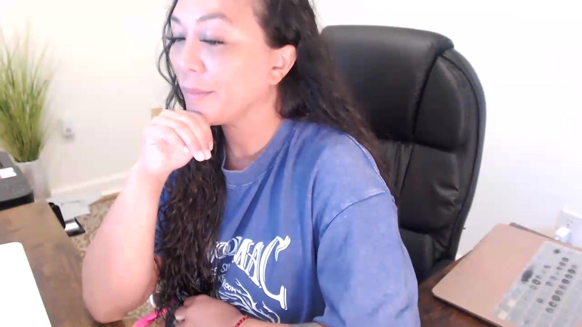 Gallery image thumbnail from MickaylaStar's myfreecams stream on, 07/13/2026, 15:10 image 15 of 20