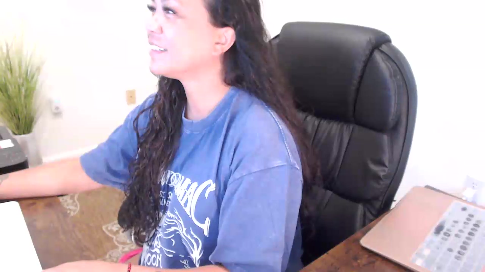 Gallery image thumbnail from MickaylaStar's myfreecams stream on, 07/13/2026, 15:10 image 16 of 20